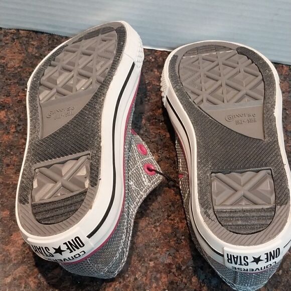 Converse NEW Glitter Slip-Ons...SIZE 1 - Picture 6 of 7